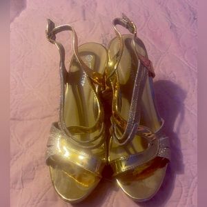 Women’s dress shoes